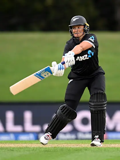 Suzie takes charge | Women's T20WC Warm-ups