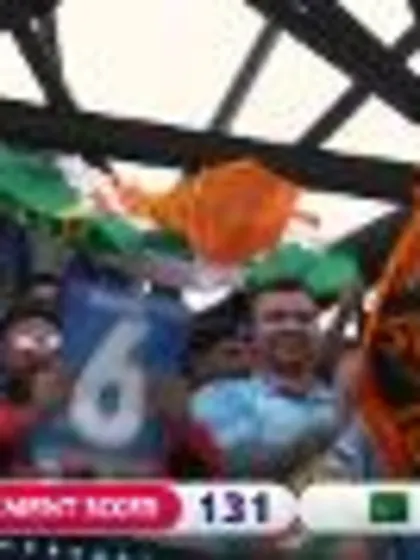 CWC19: IND v PAK - Rohit hits Shadab full toss for his second six