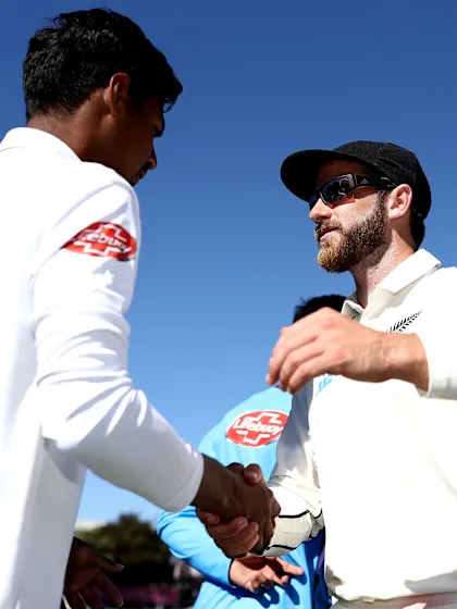 Kane Williamson injures shoulder, doubtful for third Test