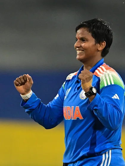 Deepti gets through Shamim's defence | CWC25