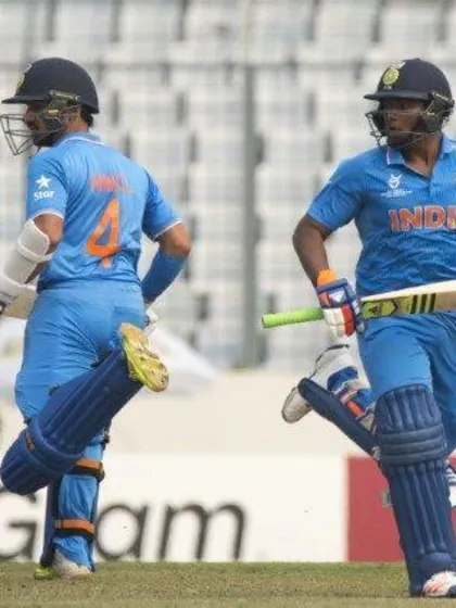 India outclasses Sri Lanka to reach fifth final