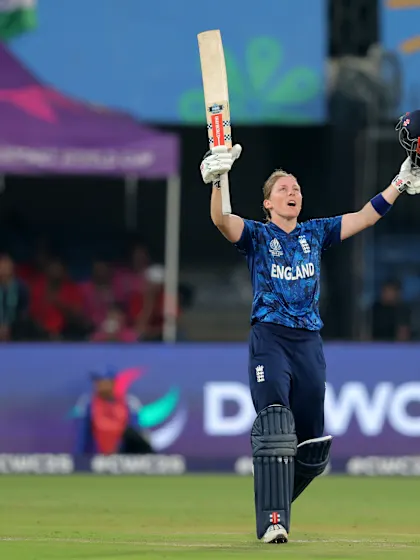 Knight powers England into semi-finals with thrilling victory over India