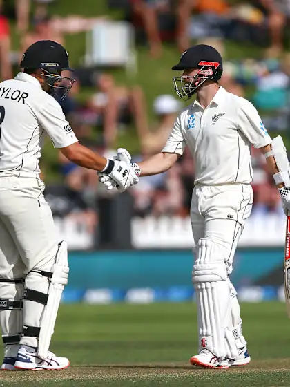 Williamson stars with 89, but Ishant leads India fightback
