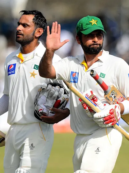 Yasir's seven-for takes Pakistan to ten-wicket win