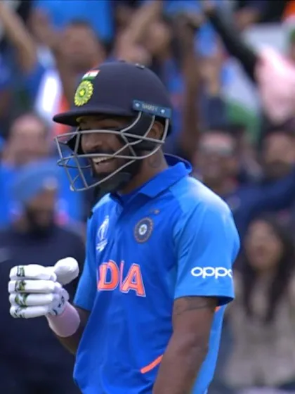 CWC19: IND v PAK - Kohli and Pandya bump fists
