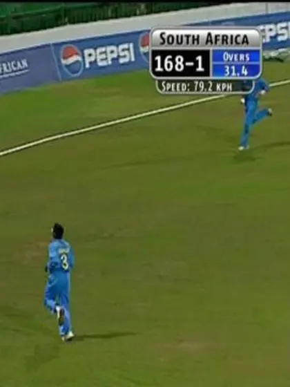 South Africa lose both match and Herschelle Gibbs to injury, after magnificent century