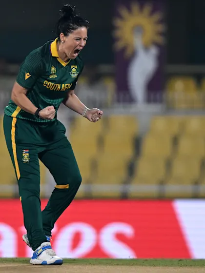 Marizanne Kapp's twin strikes in first over | CWC25