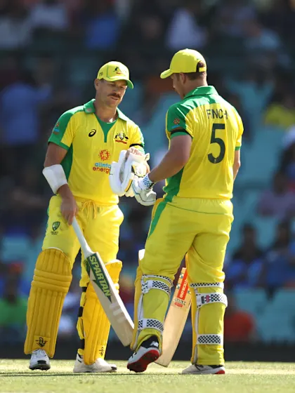 Australia aim to top Super League table by sealing series win