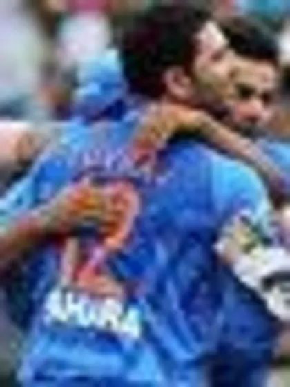 Nehra, Pathan bowl India to win in Twenty20