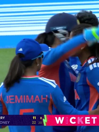 Beth Mooney - Wicket - Australia vs India