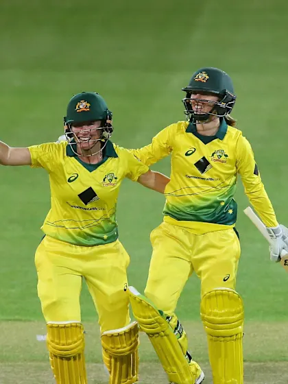 Australia retain Women’s Ashes after whirlwind knock by Mooney