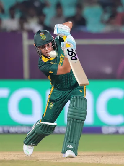 Marizanne Kapp's rolls out slog-sweep for six | CWC25