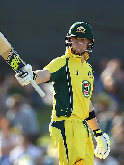 Ton-up Smith steers Australia home