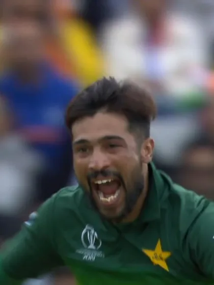 CWC19: IND v PAK - Amir reacts to getting Dhoni out