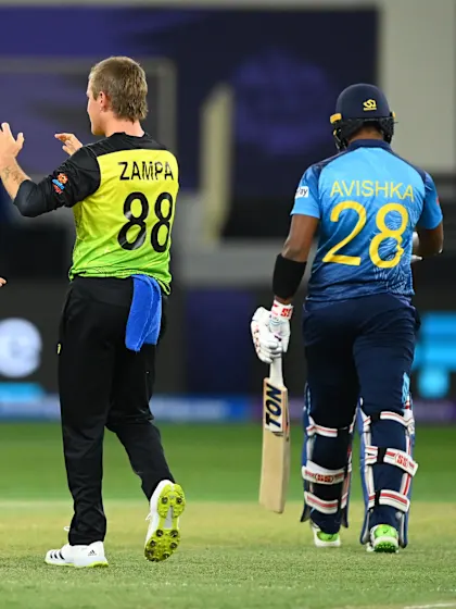 Fernando tries to slog Zampa but only finds Smith