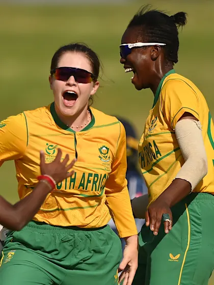 Reyneke batting and Landsman hat-trick help South Africa hold their nerve to beat Scotland