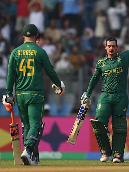 Brilliant De Kock inspires South Africa to huge win