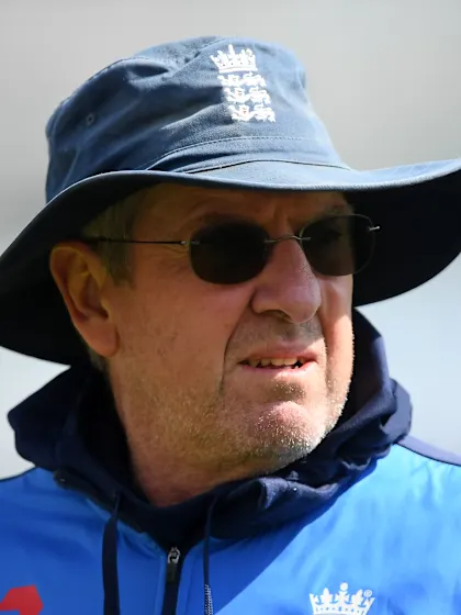Bayliss blames lack of urgency with the bat for Sri Lanka defeat