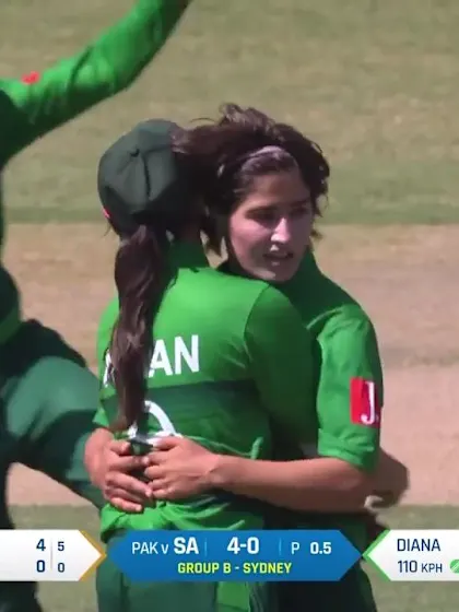 WT20WC: SA v Pak - Lizelle Lee falls in the first over