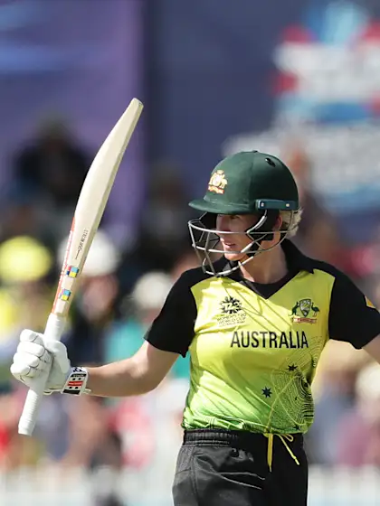 Mooney and Wareham take Australia to semi-finals