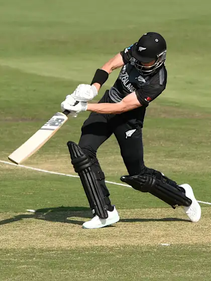 Logo of Wicket - Mitchell Santner - New-Zealand v South-Africa ICC T20WC 2022