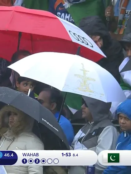 CWC19: IND v PAK - Rain briefly interrupts the Indian innings