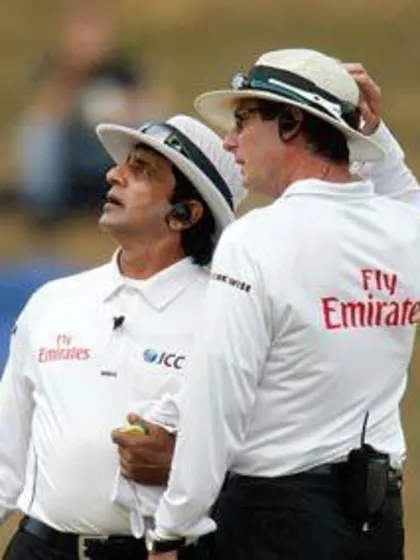 Williamson, Taylor frustrate England in second Test