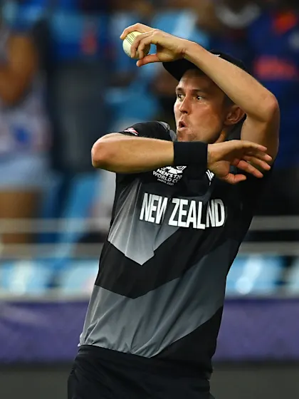 Boult blitz helps New Zealand down India in style