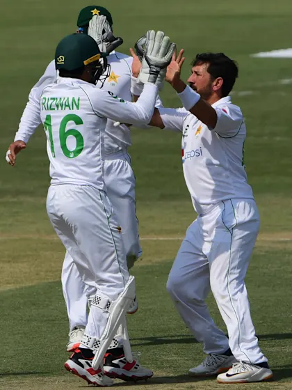 Late burst from Yasir Shah leaves South Africa in a tricky spot
