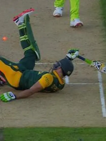 Faf du Plessis destroys the stumps in Auckland at CWC15