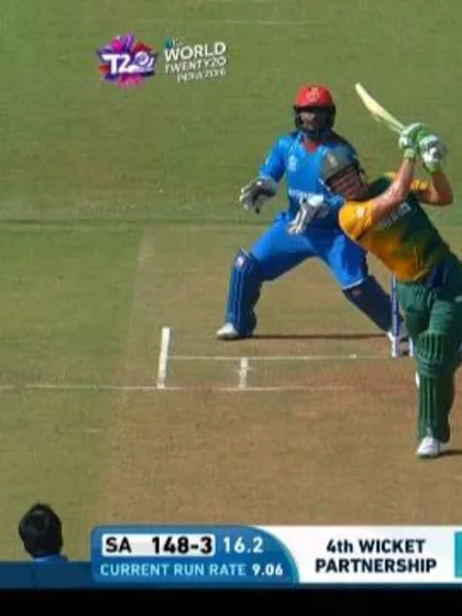 AB de Villiers nearly cleans out his team-mates with 93m Six!