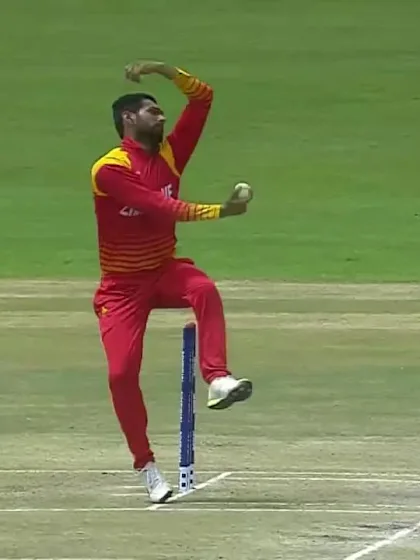 CWCQ POTD - Muzarabani's top catch to dismiss Anwar