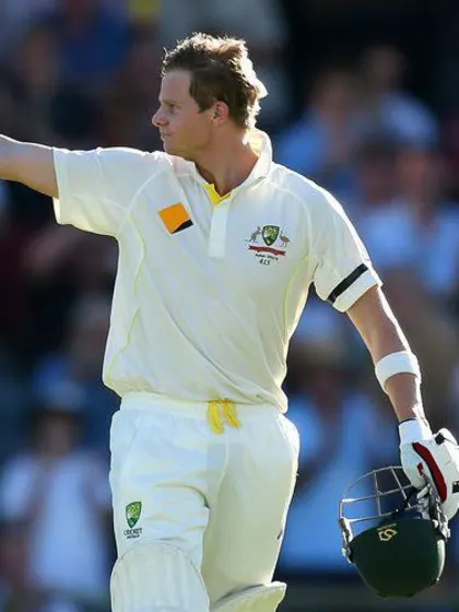 Smith century keeps England at bay