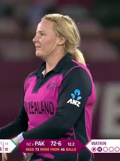 NZ v PAK: Nida Dar is caught by Amelia Kerr