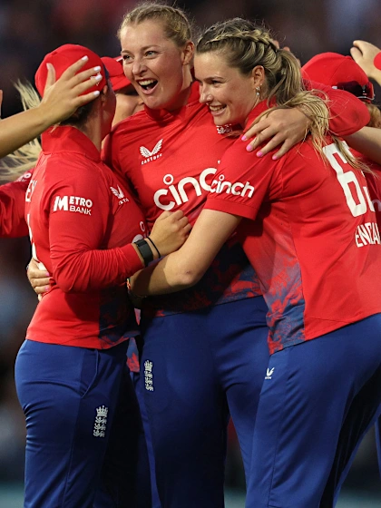 England claim thriller to keep Ashes race alive