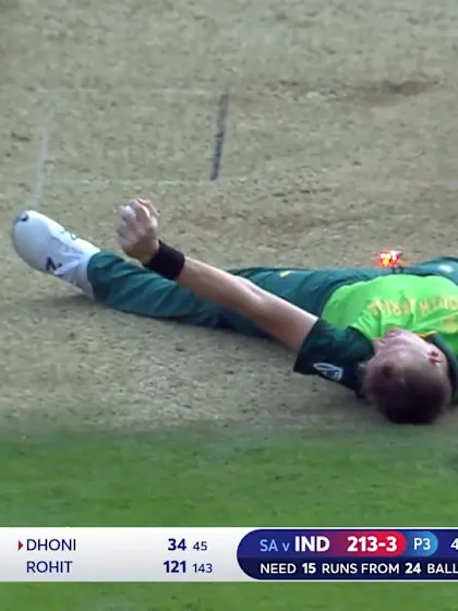 CWC19: SA v IND - Morris takes high catch off his own bowling
