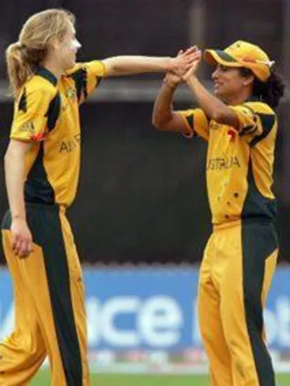 Sthalekar and Perry look to cement Australia's dominance