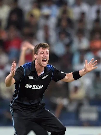 Henry five-for subdues Pakistan