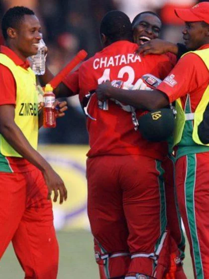 Chigumbura, Utseya star in famous win