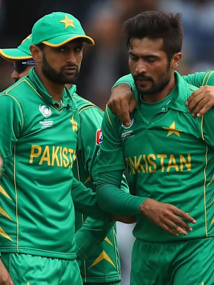 Pakistan pacers keep Sri Lanka to 236