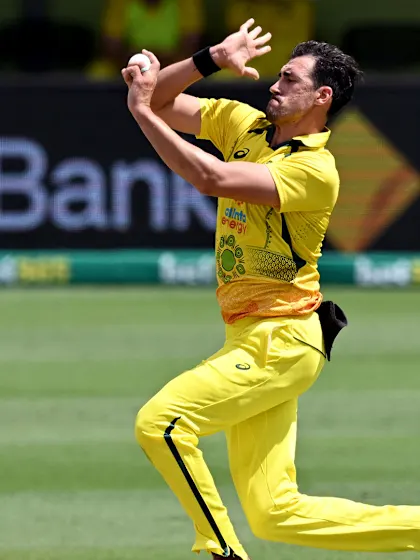 Australia make Super League move as Starc nears milestone