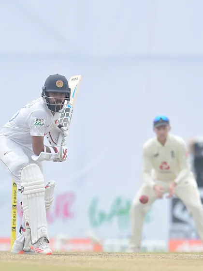 Sri Lanka roar back in fighting display on third day