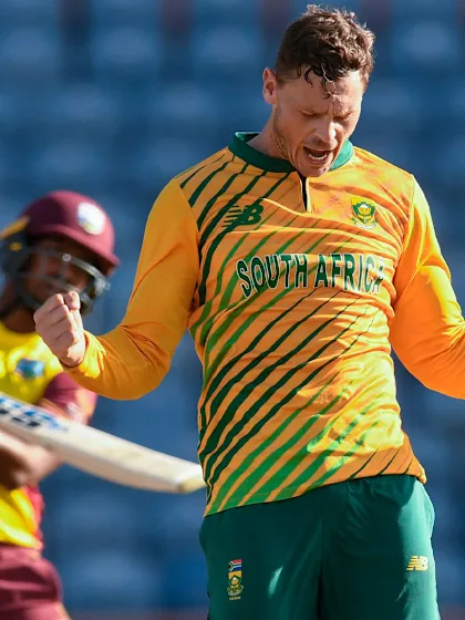 Spinners shine as South Africa level series