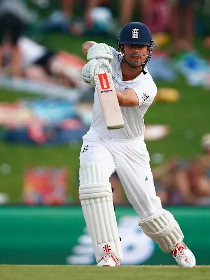 Cook stands firm after de Kock century takes South Africa to 475