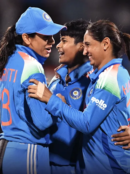 New Zealand lose Bates early in tall chase | Powerplay Highlights | CWC25