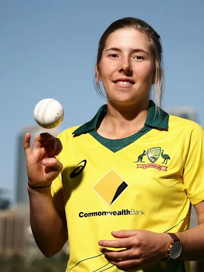 Georgia Wareham gets ready for Pakistan ODIs with five-for