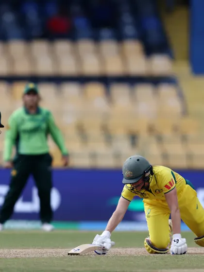 Lightning fast stumping by Nawaz to dismiss Perry | CWC25