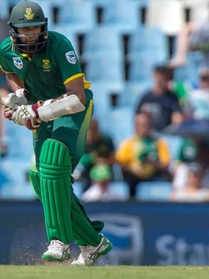 De Kock, Amla headline South Africa's sweep