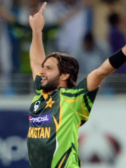 Bowlers deliver equaliser for Pakistan