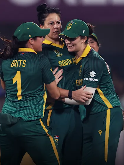 South Africa's early breakthroughs dent England's chase | Powerplay Highlights | CWC25